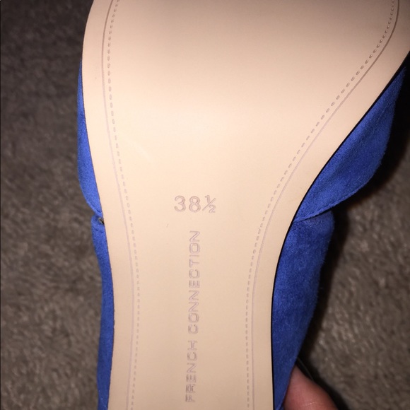 NWOT Gorgeous Blue Suede Heels - Picture 5 of 5